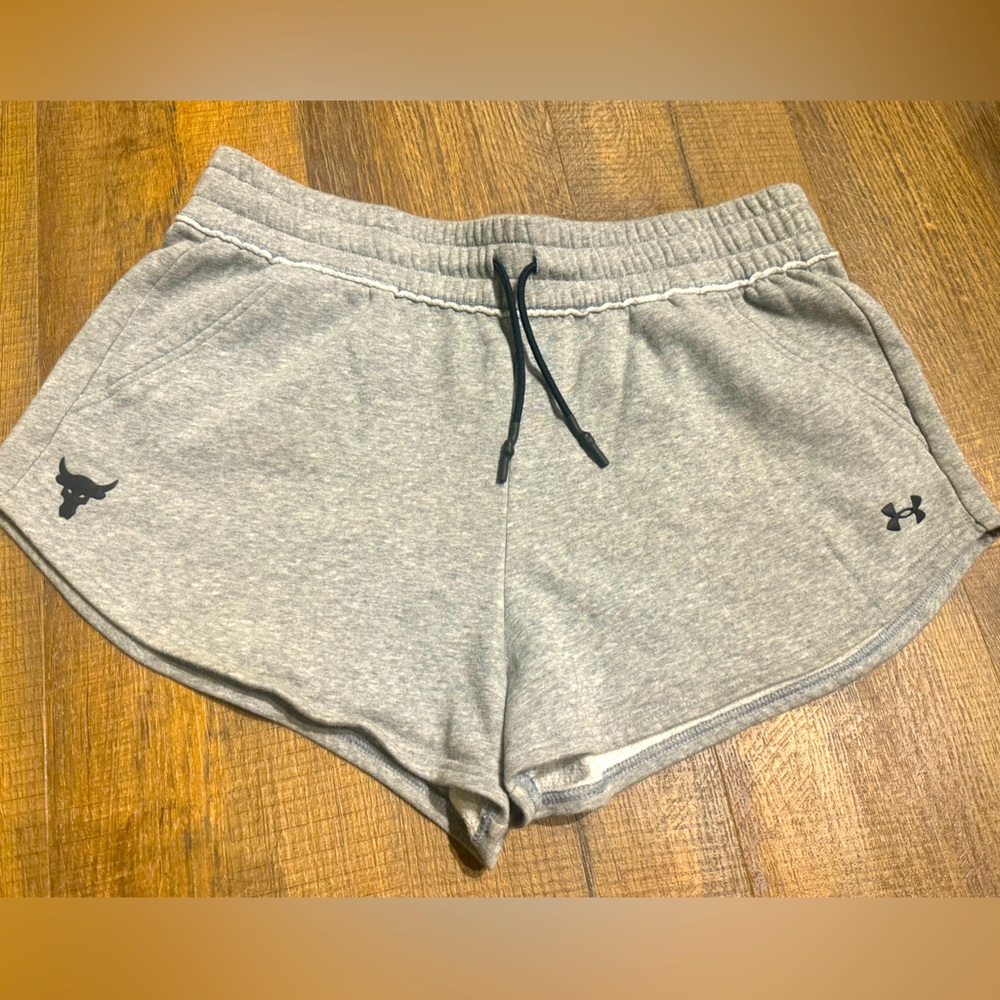 Under Armour Large Shorts